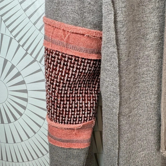 Altar’d State Women’s Hooded Sweatshirt Medium - Picture 5 of 5